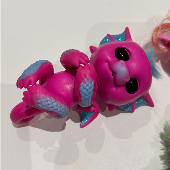 LOT of 3 Fingerlings Electronic Toys Movements Sounds Plus Furry Finger Cling - Picture 3 of 9